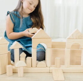 مجموعة من القطع الخشبية 48 قطعة / set of wooden blocks 48 pcs