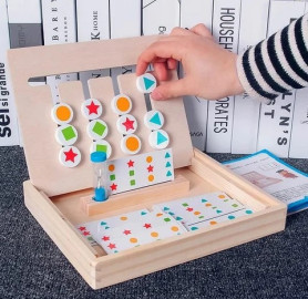 FOUR COLOR GAME
