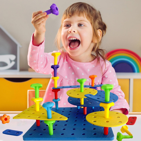 لوحة مسامير هندسية مع أوتاد – 65 قطعة