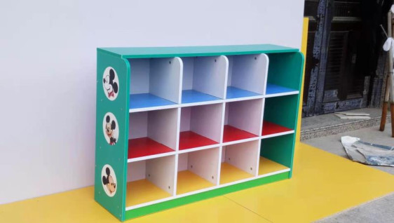 خزانة تخزين خشبية Wooden storage cabinet