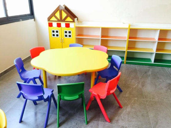 طاولة خشب شكل وردة Wooden Flower-shaped Table