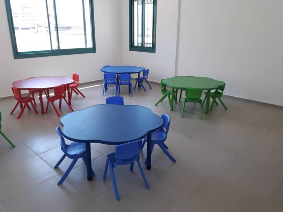 طاولة خشب شكل وردة Wooden Flower-shaped Table