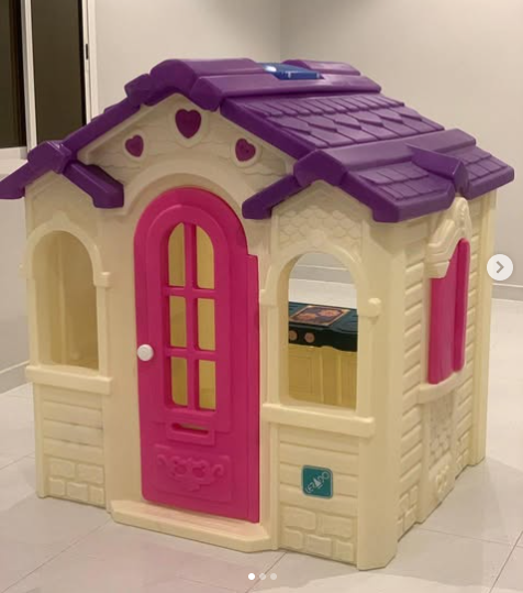 كوخ بلاستيك chocolate playhouse