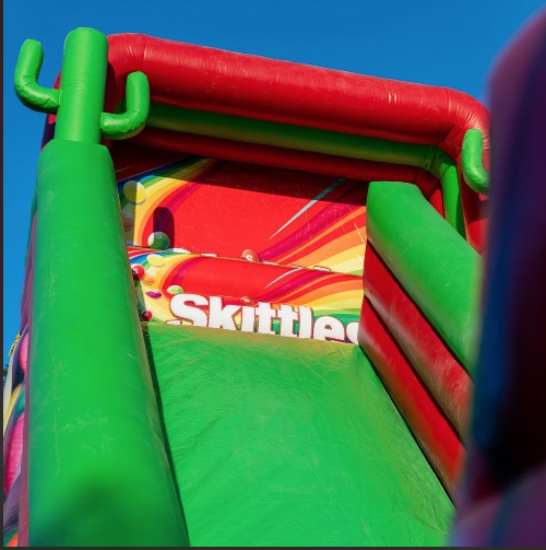 منتفخة سكتلز  Inflatable Skittles