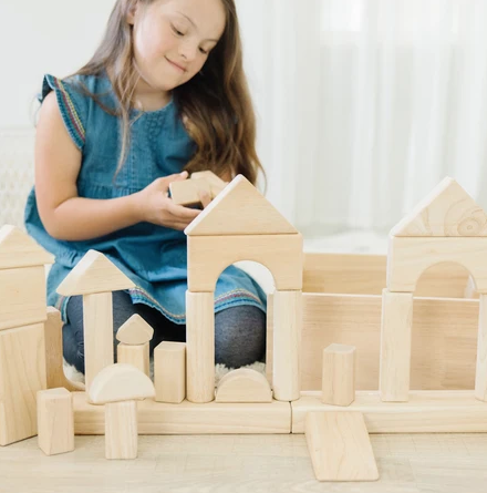 مجموعة من القطع الخشبية 48 قطعة / set of wooden blocks 48 pcs