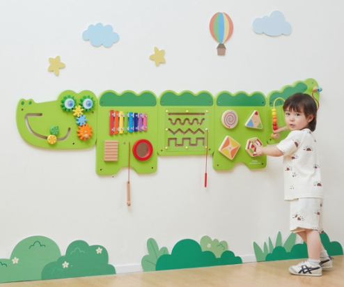 wall activity panel - junior crocodile متاهة حائط تمساح