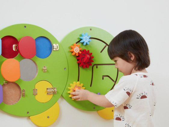لعبة دودة الحائط - WALL TOY CATERPILLAR